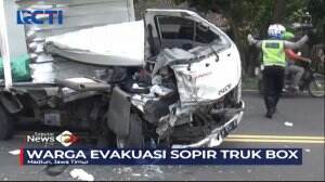 Kecelakaan Mobil Box VS Bus