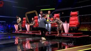 Coach Isyana Sepertinya Tertarik Dengan Aya - The Voice All Stars
