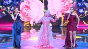 Ayu Ting-Ting X Zaskia Gotik X Elvy Sukaesih - "Sekuntum Mawar Merah"