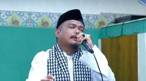 Semua Warga Pasar Makmur Terganggu dengan Siaran Bang Untung - Amanah Wali 4 Eps. 298