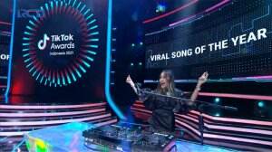 Pemenang Viral Song Of The Year - TikTok Awards Indonesia 2021