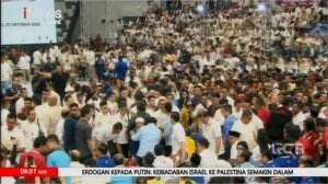Gibran Menyapa Para Pendukungnya