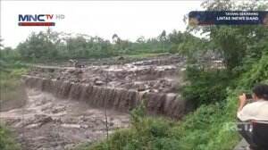 Banjir Lahar Dingin Semeru Terjang Pemukiman