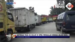 Solar Langka, Antrean Truk Mengular Di SPBU