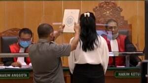 Nindy Jadi Saksi Senpi Suami