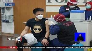 Penyanyi Ariel "NOAH" Menjalani Vaksinasi Tahan Kedua