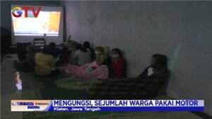 Merapi Erupsi, Relawan Evakuasi Orang Tua Dan Anak - Anak