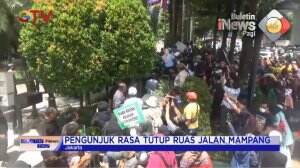 Demo Tolak Vaksin Anak
