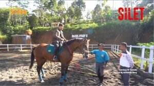 Libur syuting, Irfan Hakim kunjungi sang anak yang sedang latihan berkuda