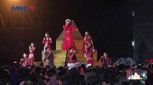 Inul Daratista - Iis Dahia "Mawar Putih x Suara Hati" - Malam Puncak Kilau Raya MNCTV 31