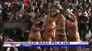 Unjuk Rasa Pelajar di Thailand Gunakan Kostum Dinosaurus