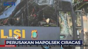 Dua Mobil Terbakar Kendaraan Lain Dirusak Saat Penyerangan Mapolsek Ciracas
