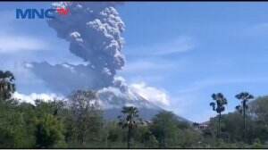 Erupsi Gunung Ile Lewotolok