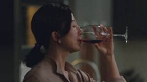 Jin Su Woo datang ke pesta open house Lee Tae Oh dan Da Kyung
