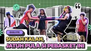 Sudah Kalah, Jatuh Pula Si Pebasket Ini