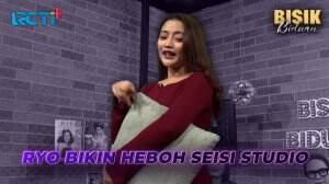 RYO BIKIN HEBOH SEISI STUDIO