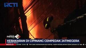 Akibat Korsleting Listrik, Rumah Dua Lantai Terbakar