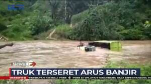 Sebuah Truk Terseret Arus Banjir Saat Menyebrang Sungai di Gorontalo