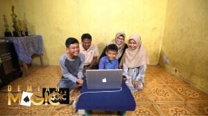 Demian Mengajak Main Sulap Keluarga Pak Tahya