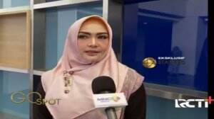 Edis Adelia Balik Dengan Sang Mantan