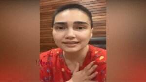 Tampil Dengan Rambut Bondol, Ada Apa Dengan Feby Febiola?
