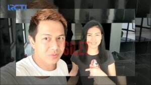 Kebersamaan Romantis Pasangan Delon Thamrin Dan Aida