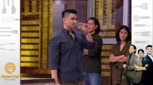 Chef Arnold Tak Tahan Dengan Makanan Buatan Amel - Gallery 15