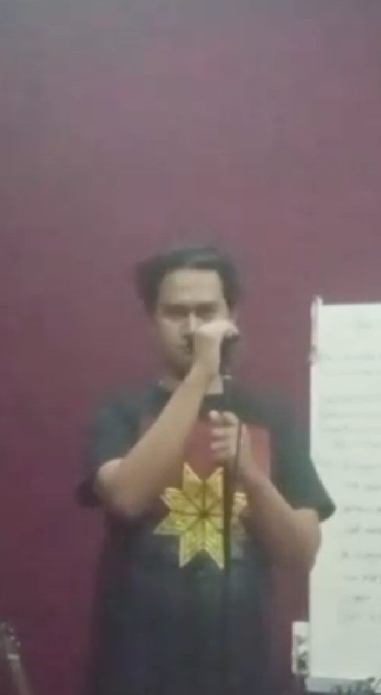 IDOL_XII  NAMA : MOCH ATARRIQ HUSEIN UMUR : 22 KOTA : SEMARANG JUDUL LAGU : ANDAI AKU BISA BY CHRISYE