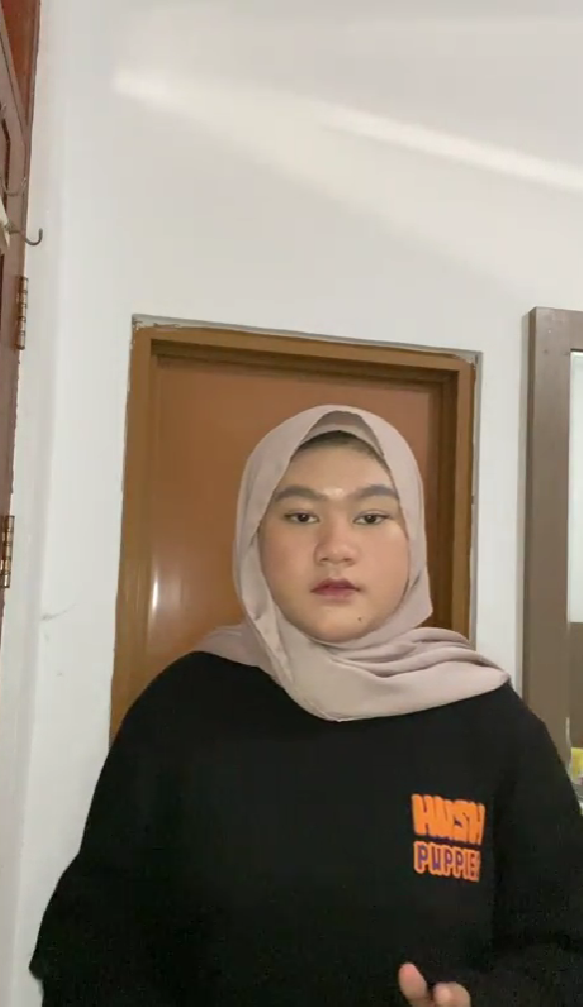 IDOL_XII Putri Farah 19 tahun Bandung If ain’t got you