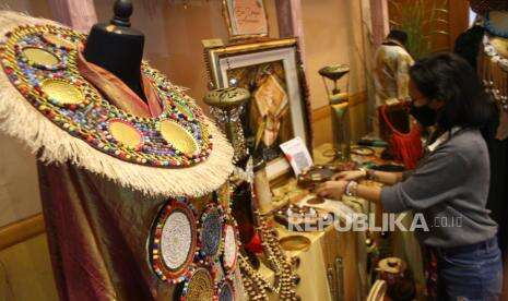 Imbal Hasil Obligasi Turun, Harga Emas Melonjak