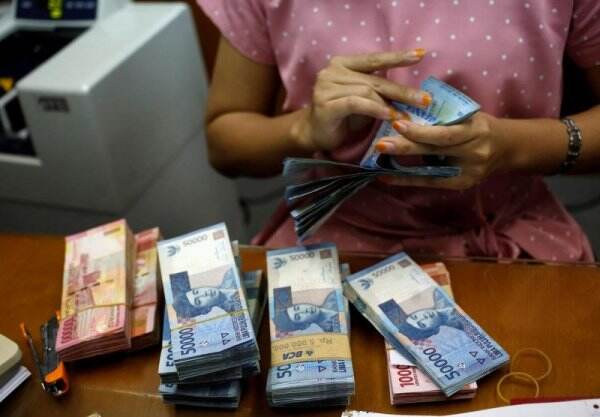 Rupiah Kian Lesu, Bergerak Dekati Rp14.600/USD
