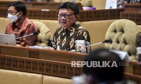 Menpan-RB: Pengangkatan Honorer Langsung Jadi PNS tidak Adil