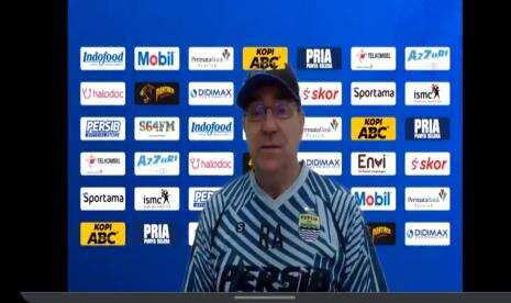 Pelatih Persib Puji Pemain Persebaya Punya Mental Kuat
