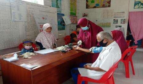 Program Ramah Lansia Rumah Zakat Salurkan Obat Gratis