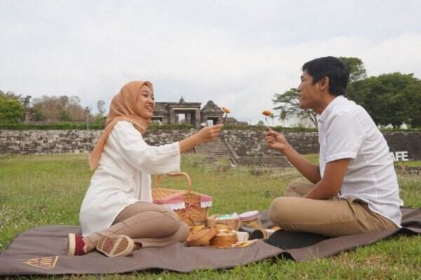 Mau Ngabuburit Eksklusif di Keraton Ratu Boko? Segini Harganya