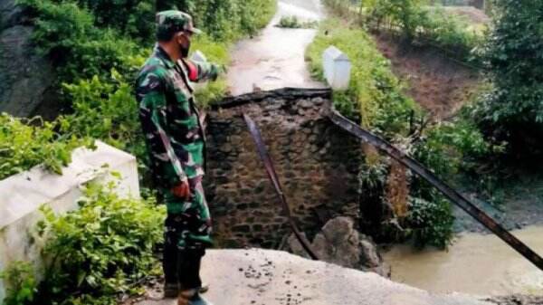 Diguyur Hujan Deras, Jembatan Penghubung Antardesa di Bantarkawung Putus