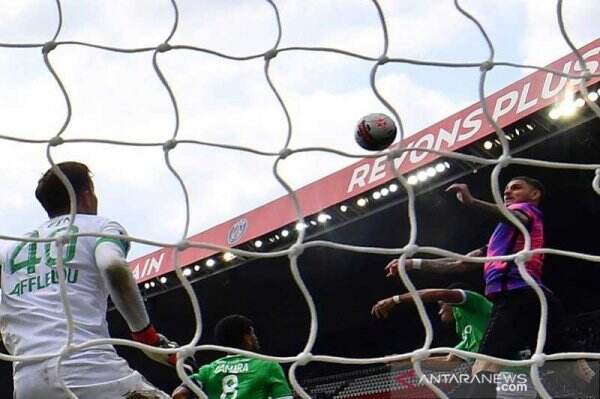 PSG Tundukkan Saint-Etienne Dalam Laga Sengit
