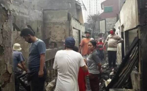 Curhat Korban Kebakaran Tamansari: Pulang Kerja Rumah Ludes Dilalap si Jago Merah