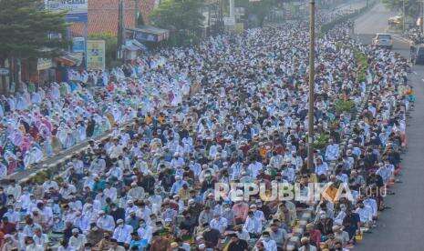 Pemkot Bekasi Jelaskan Foto Jamaah Sholat Id Viral