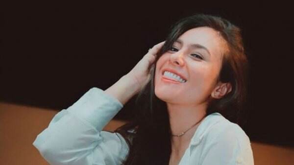 Gak Kalah dari Jessica Iskandar! Wulan Guritno Pamer Pakai Baju Tembus Pandang, Netter: Hot Mom Idaman Indonesia