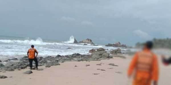 Wisatawan Diimbau Tak Berenang di Pantai Selatan