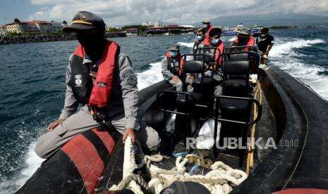In Picture: Patroli Keamanan dan Keselamatan Pantai Manado
