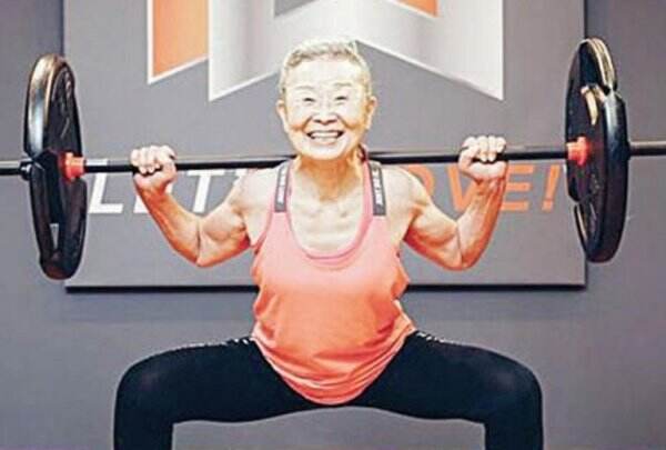 Nenek 90 Tahun Jadi Instrukur Kebugaran