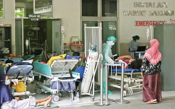 Angka Positivity Rate Nyaris 50 Persen, Dokter Desak Injak Rem Darurat