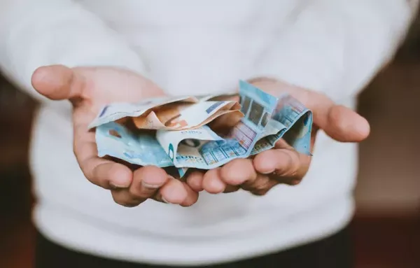Qanaah Itu Membuat Hidup Menjadi Murah, Pamer dan Gengsi yang Bikin Mahal