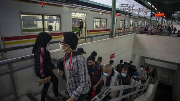 Penumpang KRL Akan Dites Acak Covid-19 Selama Sepekan, Dimulai Besok