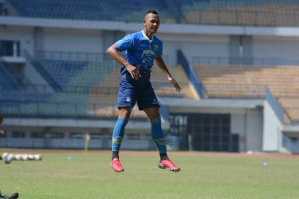 Eks PS Tira Sansan Fauzi Berabung ke Persib Bandung