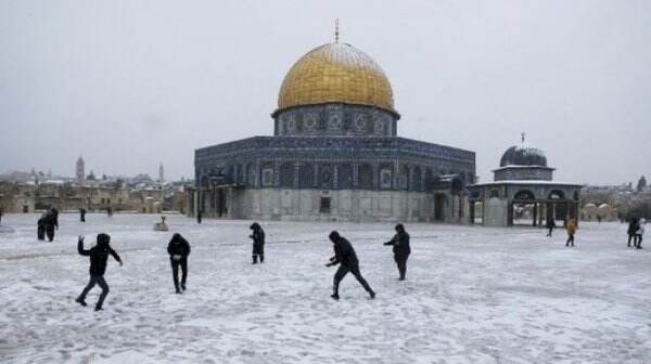Israel Larang Anggota Komite Tinggi Arab Salat di Masjidilaqsa
