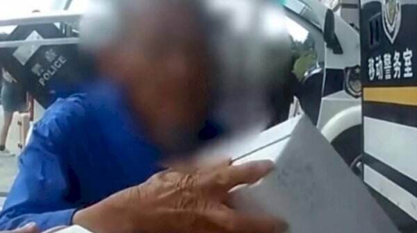 Bikin Meleleh, Kisah Kakek 85 Tahun Berjalan 40 Km Membeli Roti untuk Istri