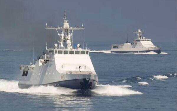 Rusia `Uji Nyali` Barat Usai Jatuhkan Bom di Dekat Kapal Angkatan Laut Kerajaan Inggris